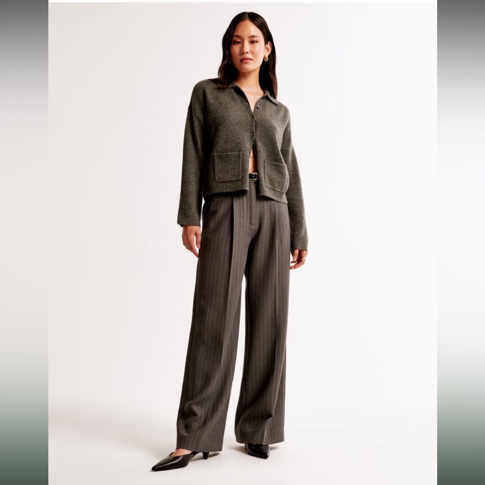 NWOT A&F Sloan Tailored Wide Leg Pant in Grey Pinstripe